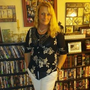 Meet your Posher, Melissa